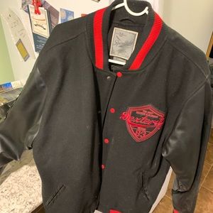 Xl men’s black and red jacket